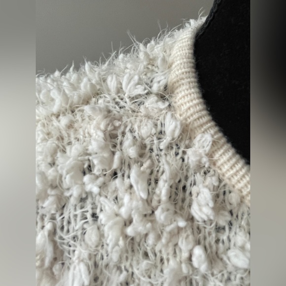 EUC- Forever 21 zip up jacket- size Medium- cream color - Picture 6 of 14